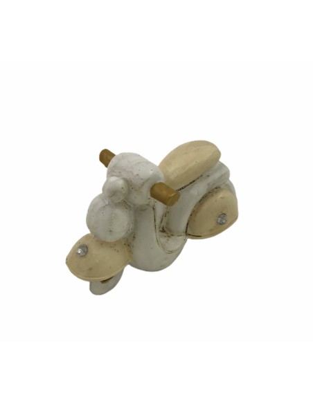 12 Statuina vespa